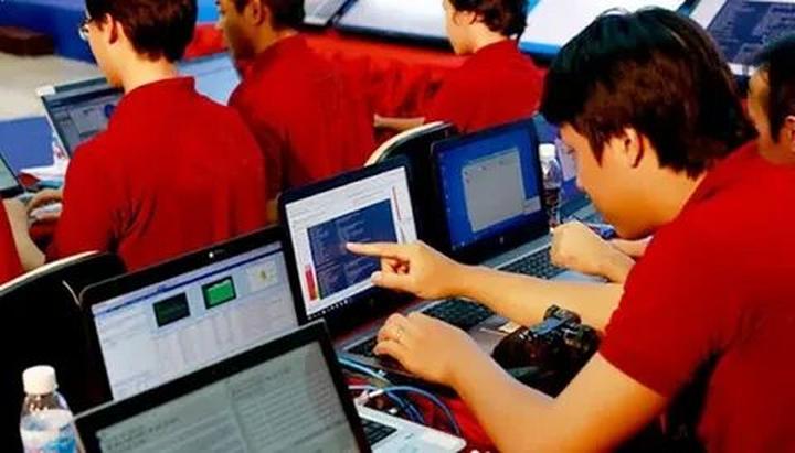 Hotspot Matrix và 2 kiểu áo hot nhất hè này: Giá chưa đến 100k mà giúp vóc dáng thon thả
